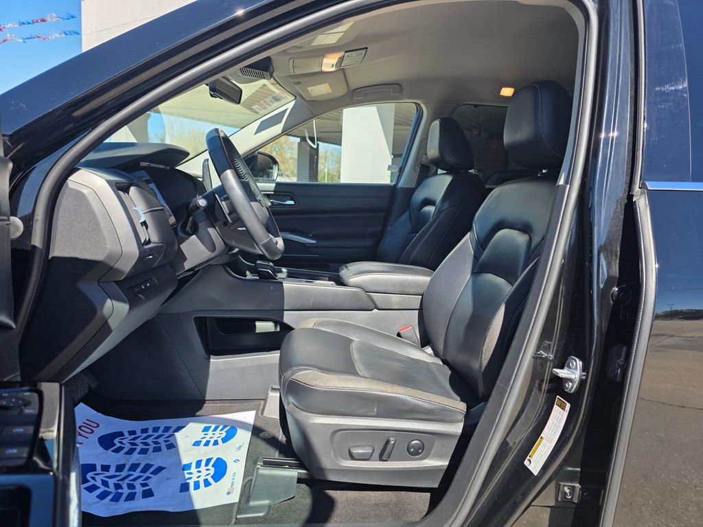 Used 2023 Nissan Pathfinder SL image 11