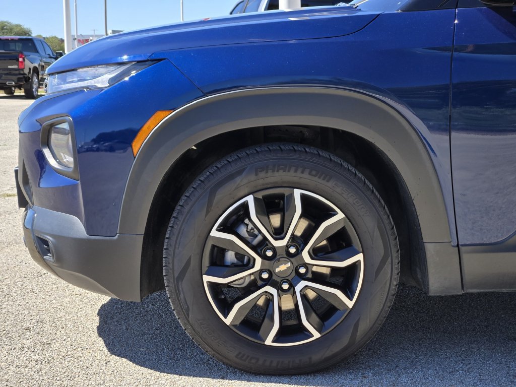 Used 2022 Chevrolet TrailBlazer ACTIV w/ Sun and Liftgate Package FWD image 8