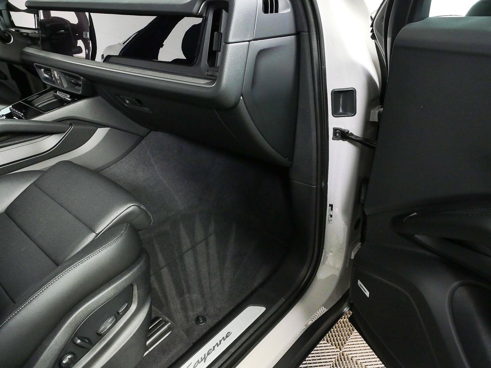 New 2026 Porsche Cayenne AWD/4WD image 26