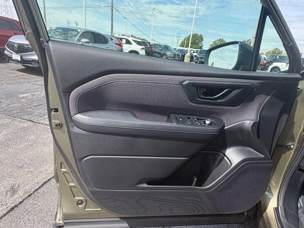 Used 2025 Subaru Forester Premium AWD/4WD image 14