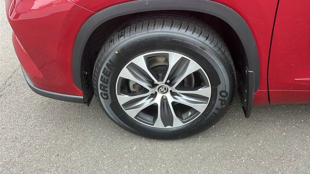 Certified 2023 Toyota Highlander XLE image 8