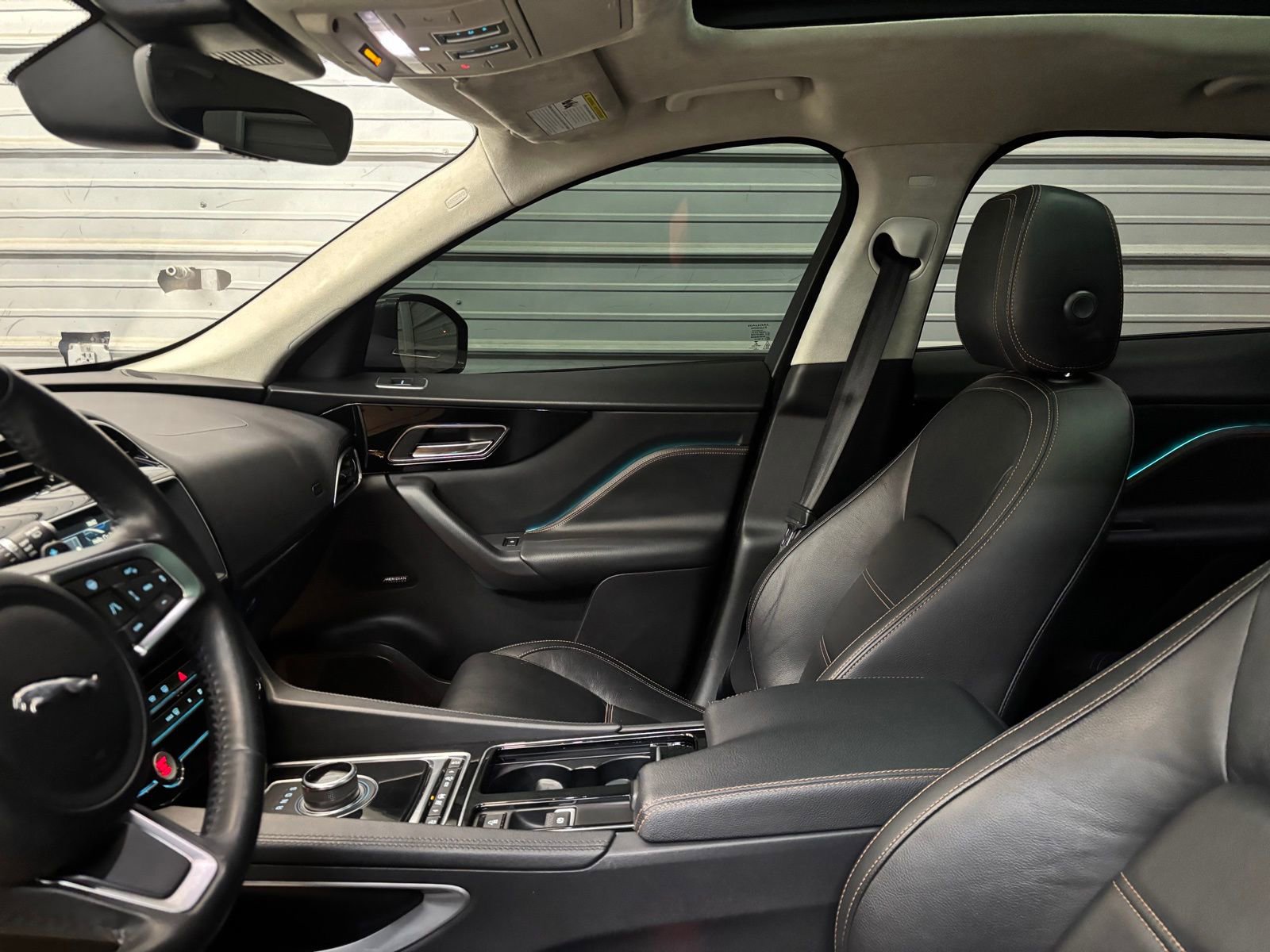 Used 2020 Jaguar F-PACE Prestige image 23