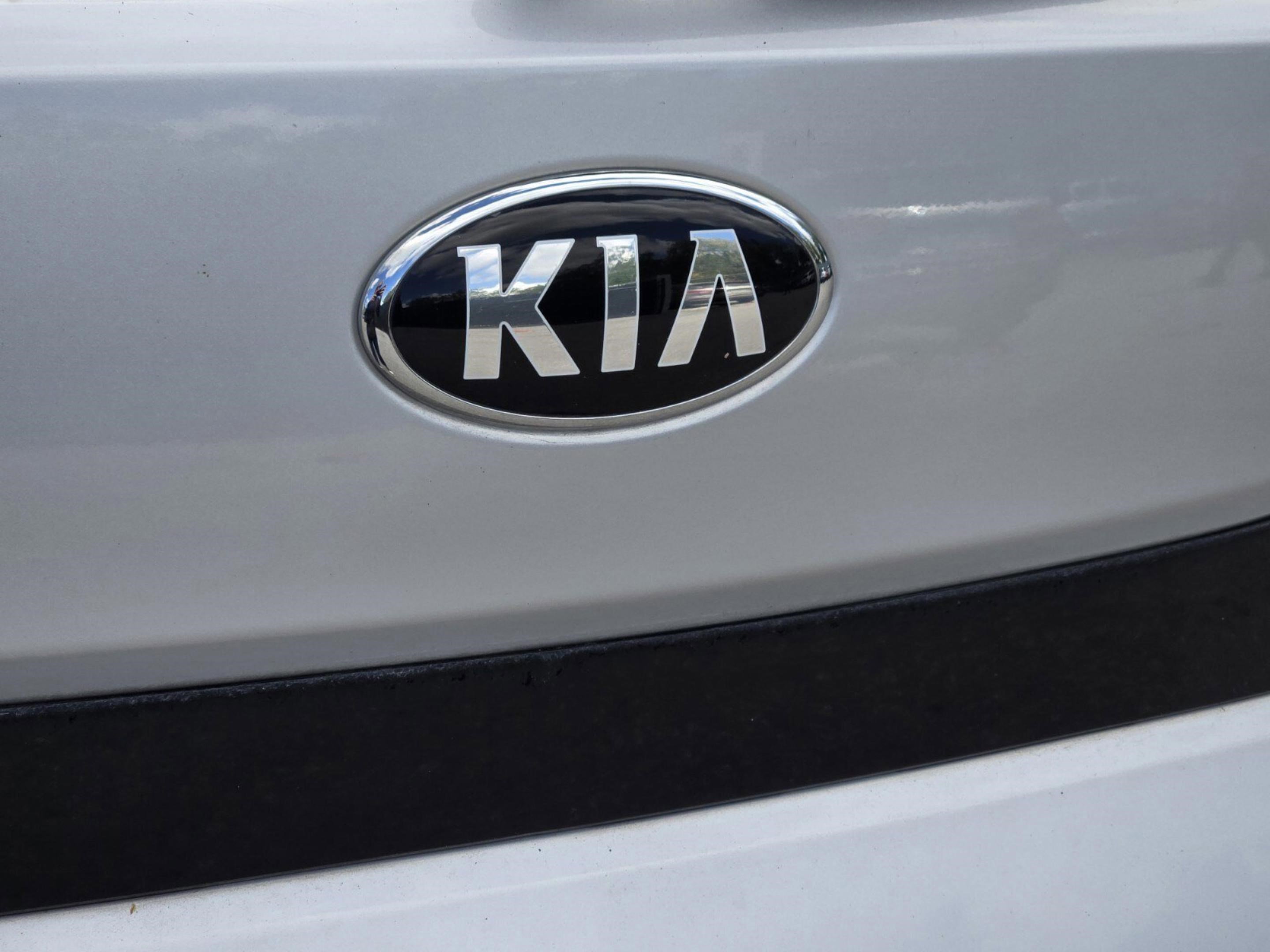 Used 2021 Kia Soul LX image 9