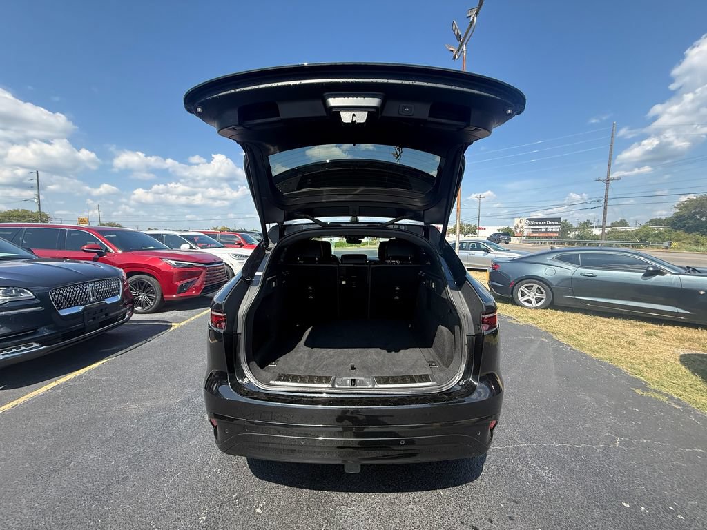 Used 2025 Jaguar F-PACE R-Dynamic S AWD/4WD image 5
