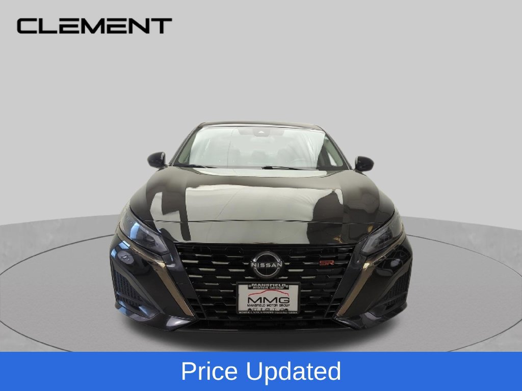 Used 2024 Nissan Altima 2.5 SR FWD image 10