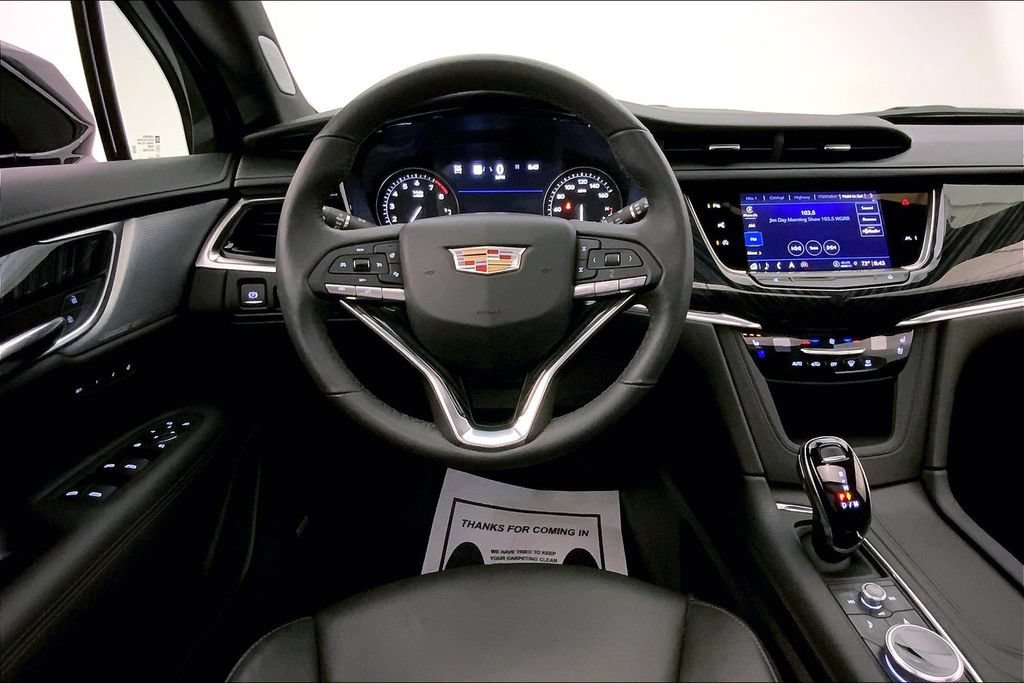 Used 2024 Cadillac XT6 Premium Luxury w/ Technology Package AWD/4WD image 4