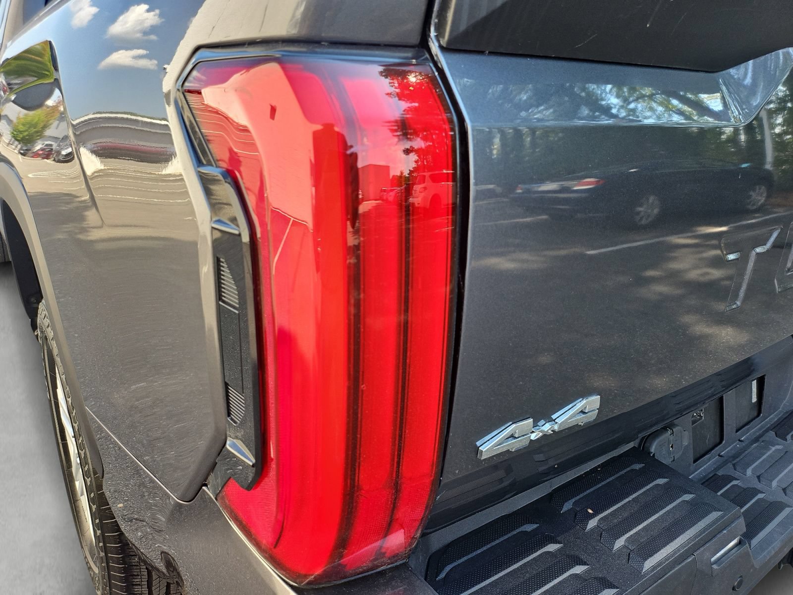 Used 2024 Toyota Tundra SR5 w/ SR5 Premium Package AWD/4WD image 21