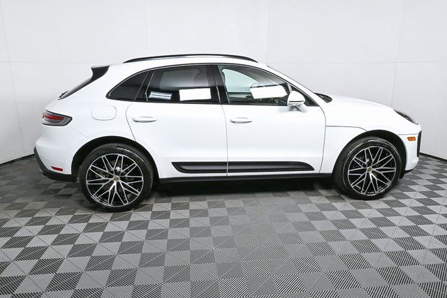 Certified 2026 Porsche Macan AWD/4WD image 25