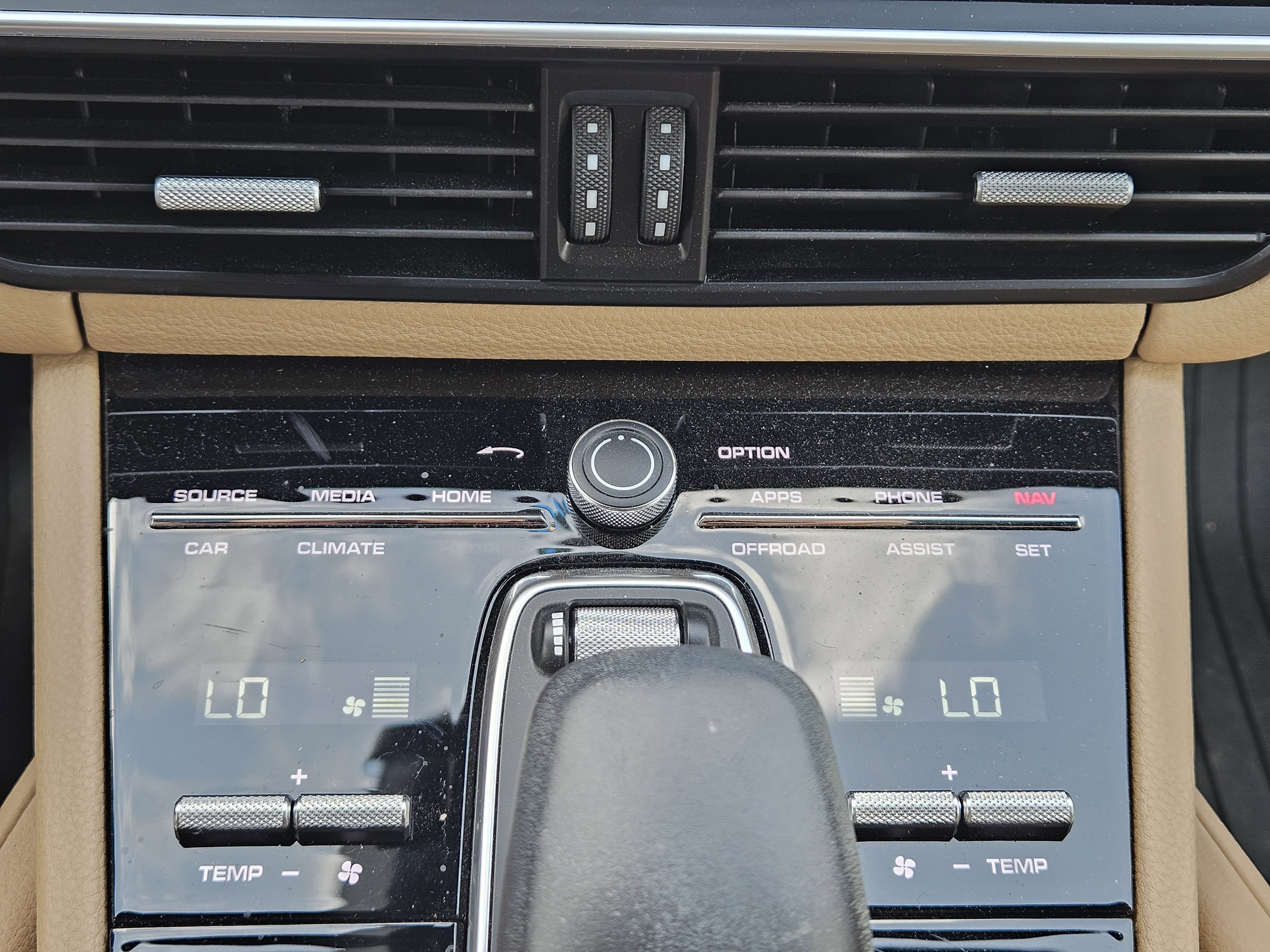 Certified 2023 Porsche Cayenne image 19