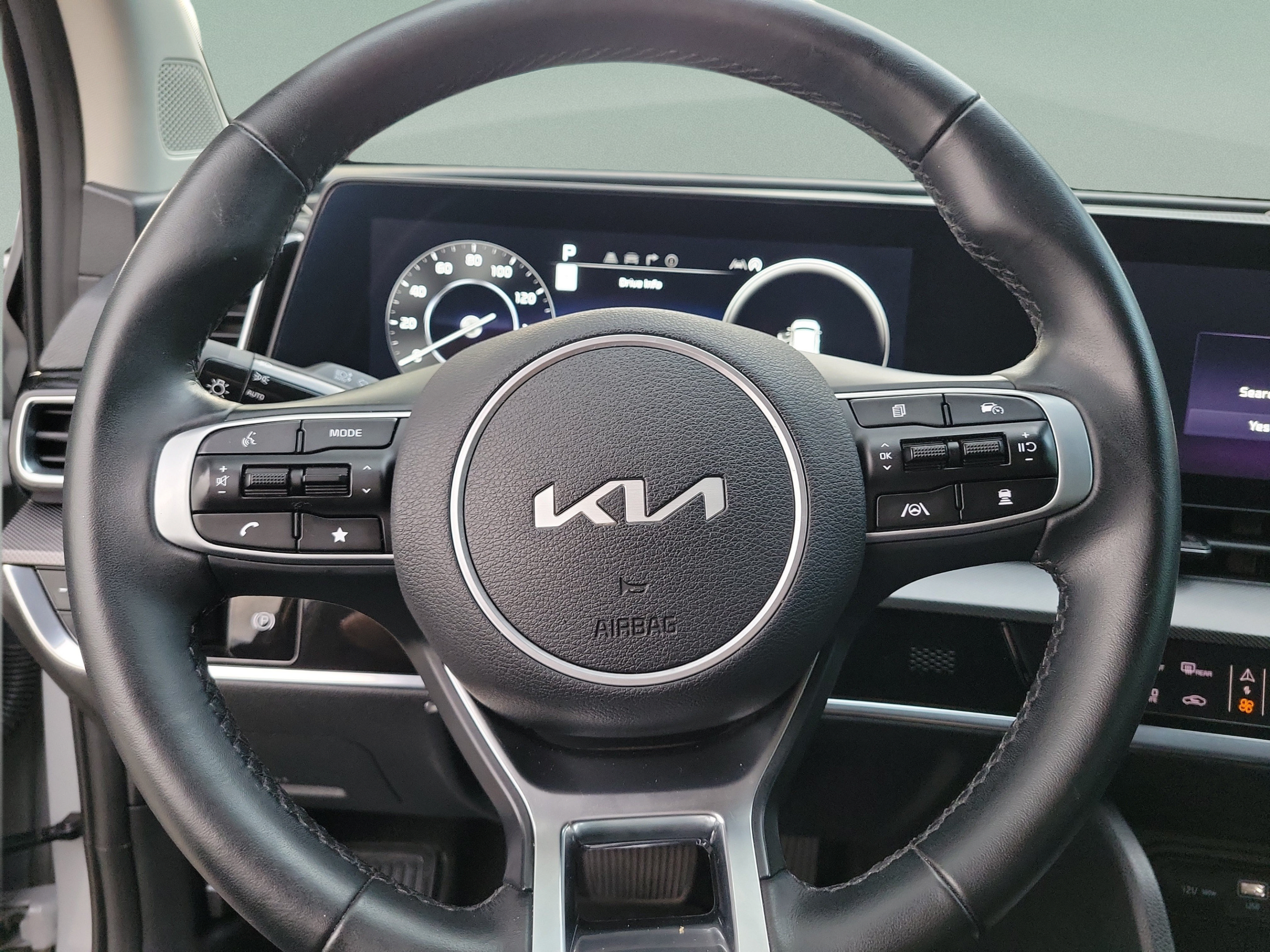 Certified 2025 Kia Sportage SX FWD image 17