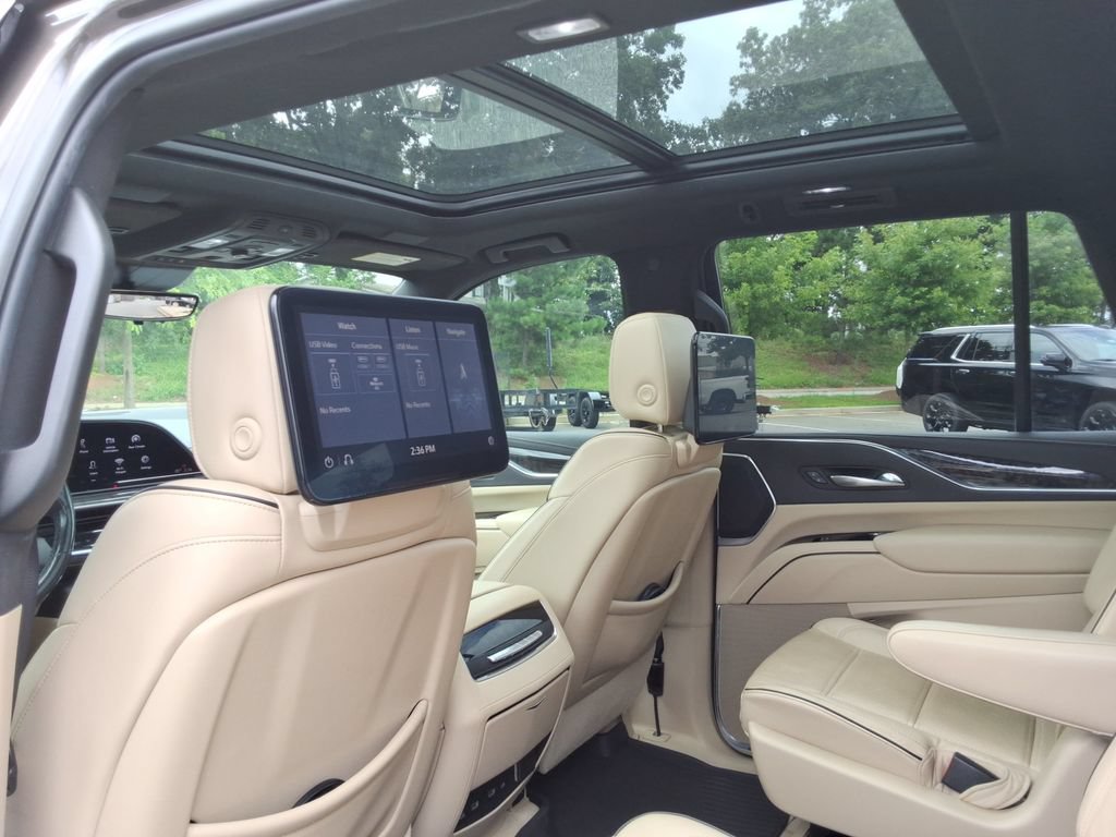 Certified 2021 Cadillac Escalade Premium Luxury AWD/4WD image 19