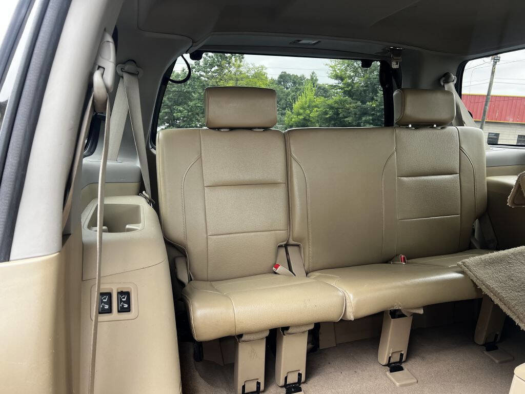 Used 2011 Nissan Armada Platinum image 21