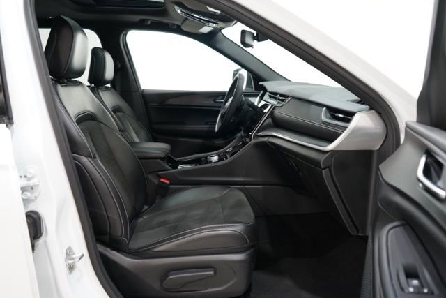 Used 2023 Jeep Grand Cherokee L Altitude image 39