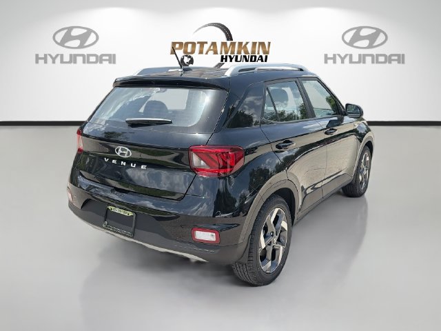 New 2026 Hyundai Venue SEL FWD image 5