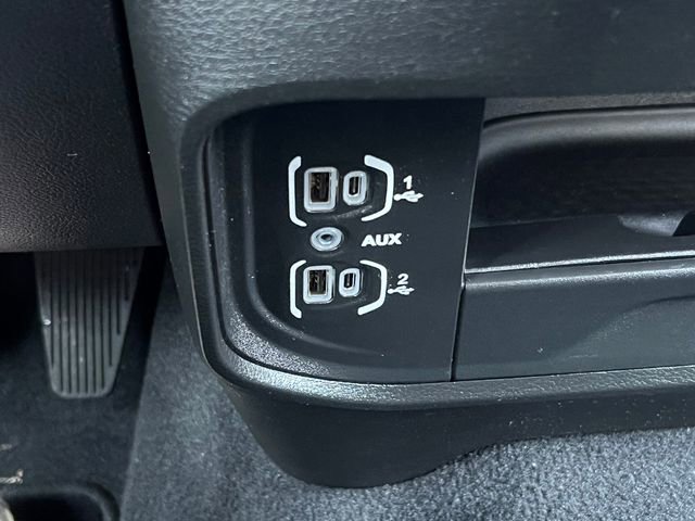 Used 2024 RAM 3500 Big Horn image 38