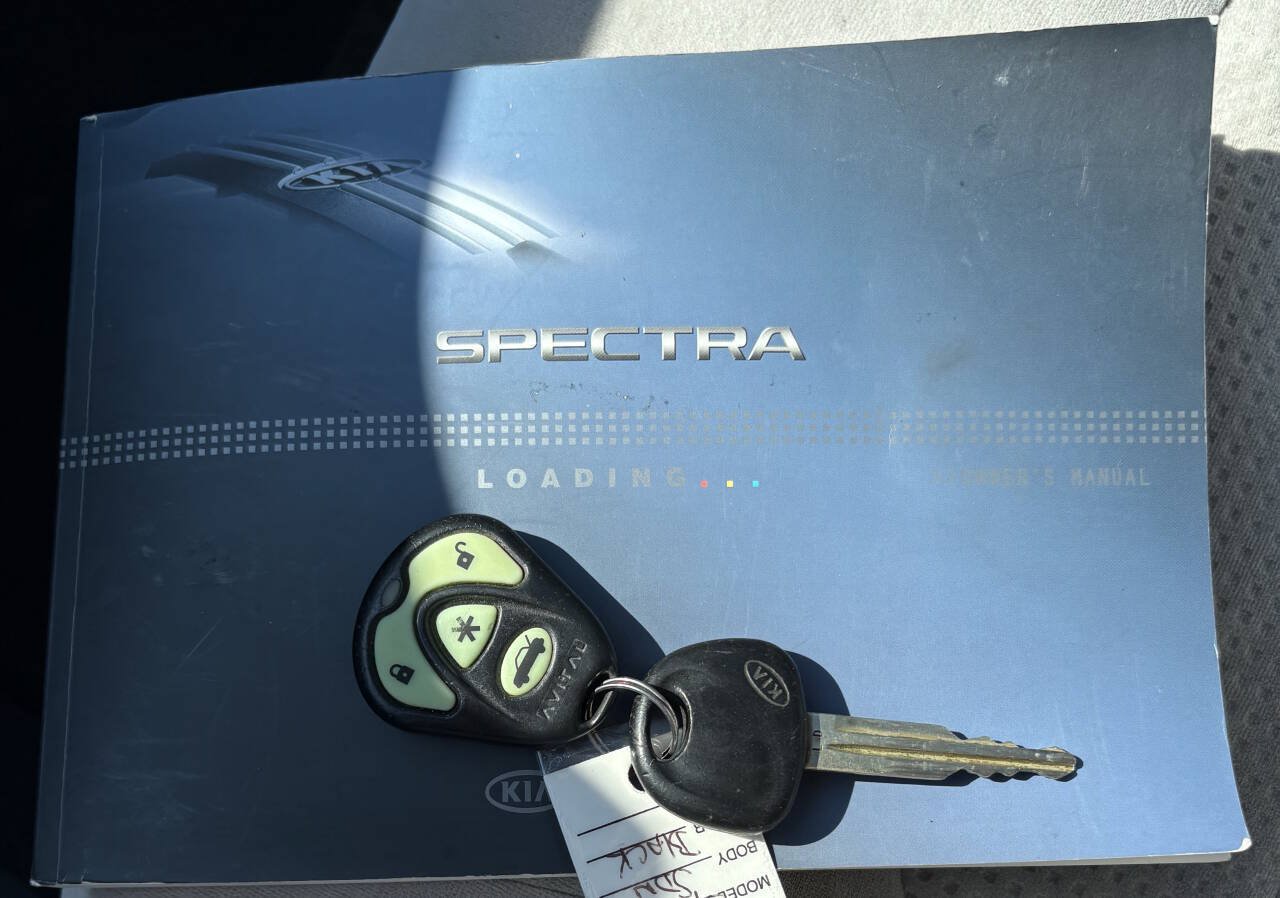 Used 2009 Kia Spectra EX FWD image 12