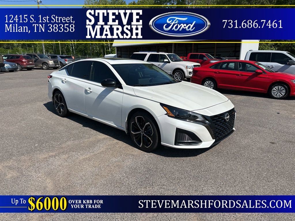 Used 2023 Nissan Altima 2.5 SR w/ SR Premium Package FWD image 1