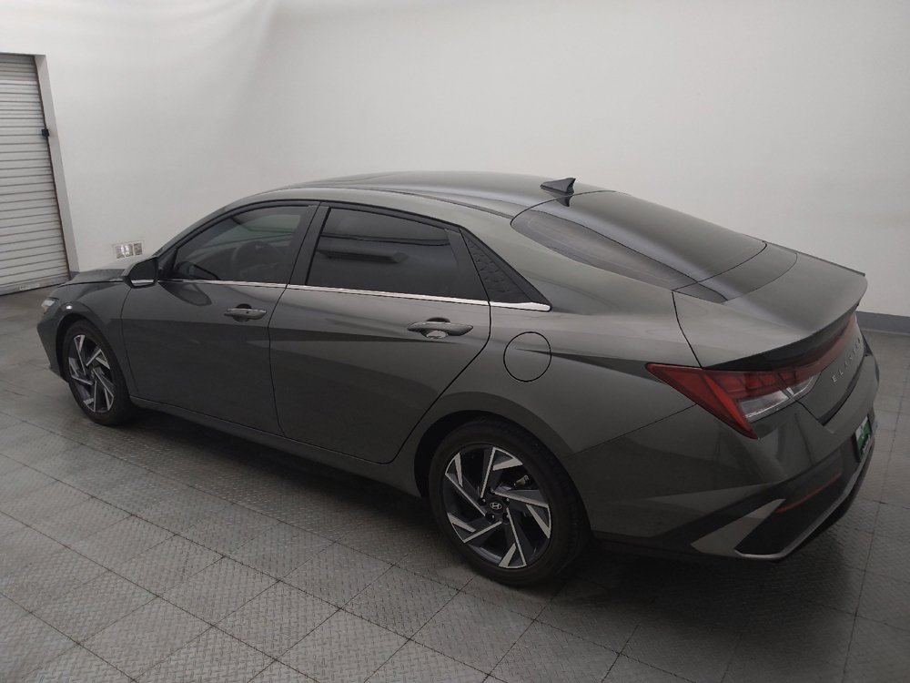 Used 2025 Hyundai Elantra SEL FWD image 3