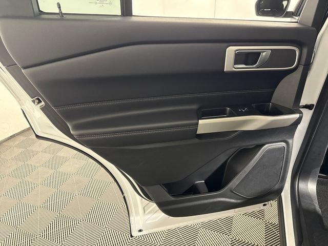 Used 2021 Ford Explorer XLT AWD/4WD image 38