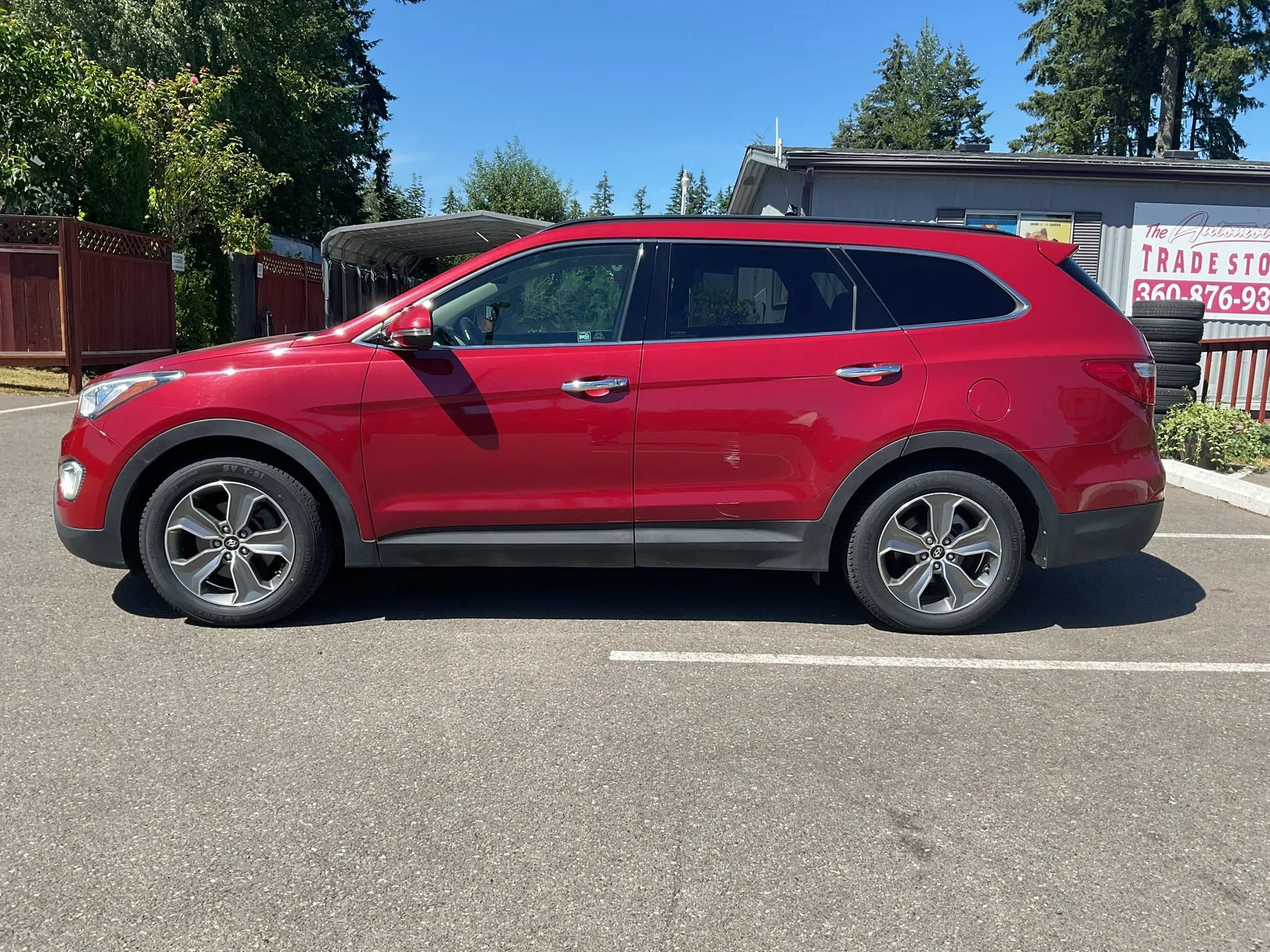Used 2013 Hyundai Santa Fe GLS AWD/4WD image 2