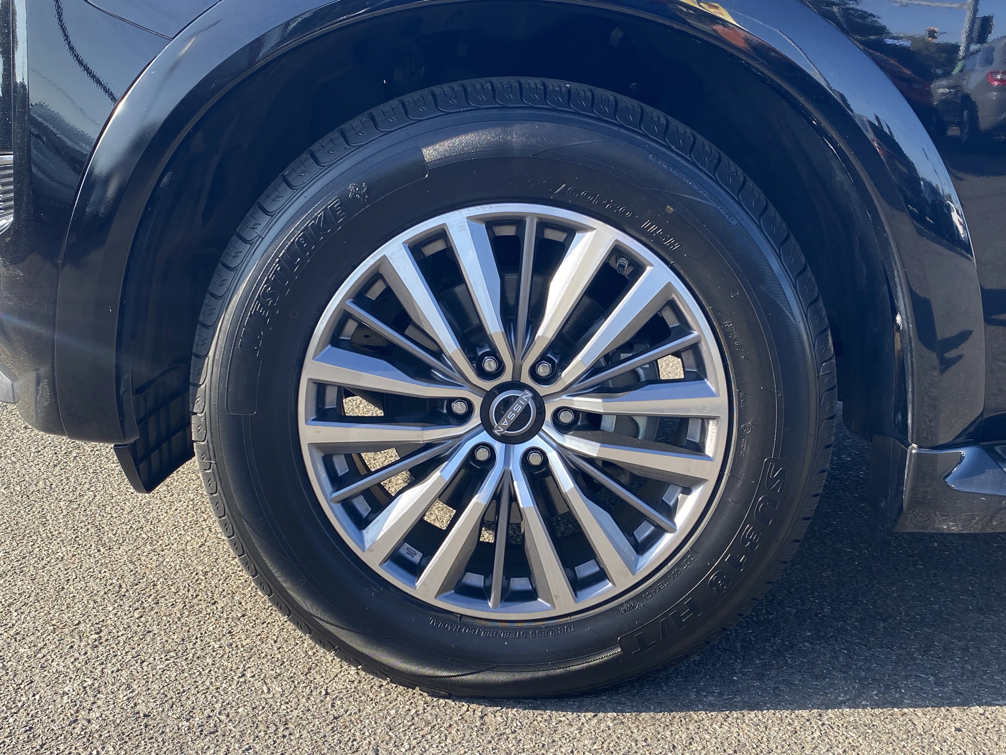 Used 2023 Nissan Armada SL w/ Captain's Chairs Package image 9