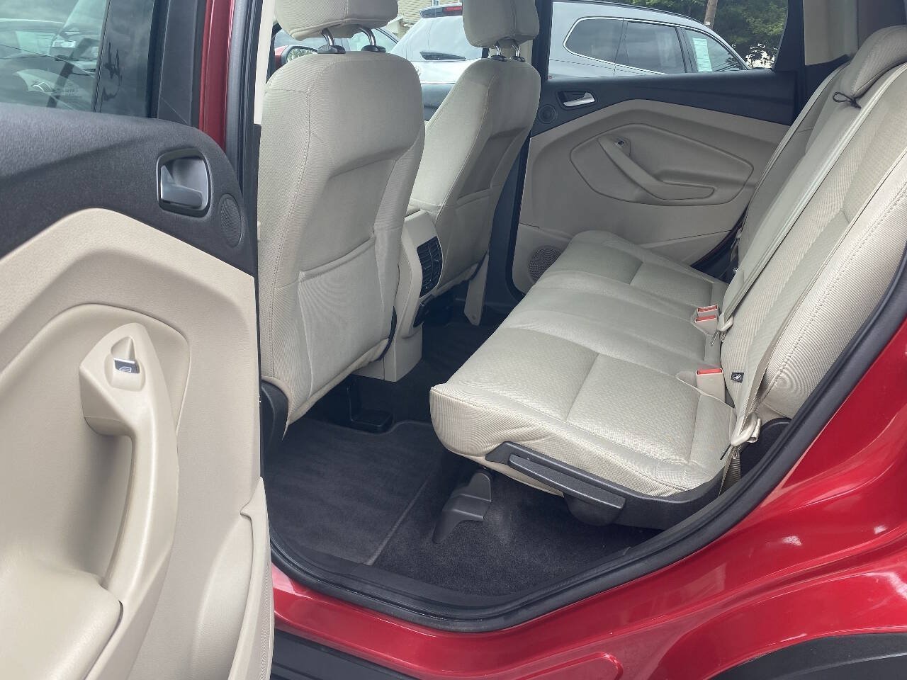 Used 2017 Ford Escape SE w/ Equipment Group 201A AWD/4WD image 12