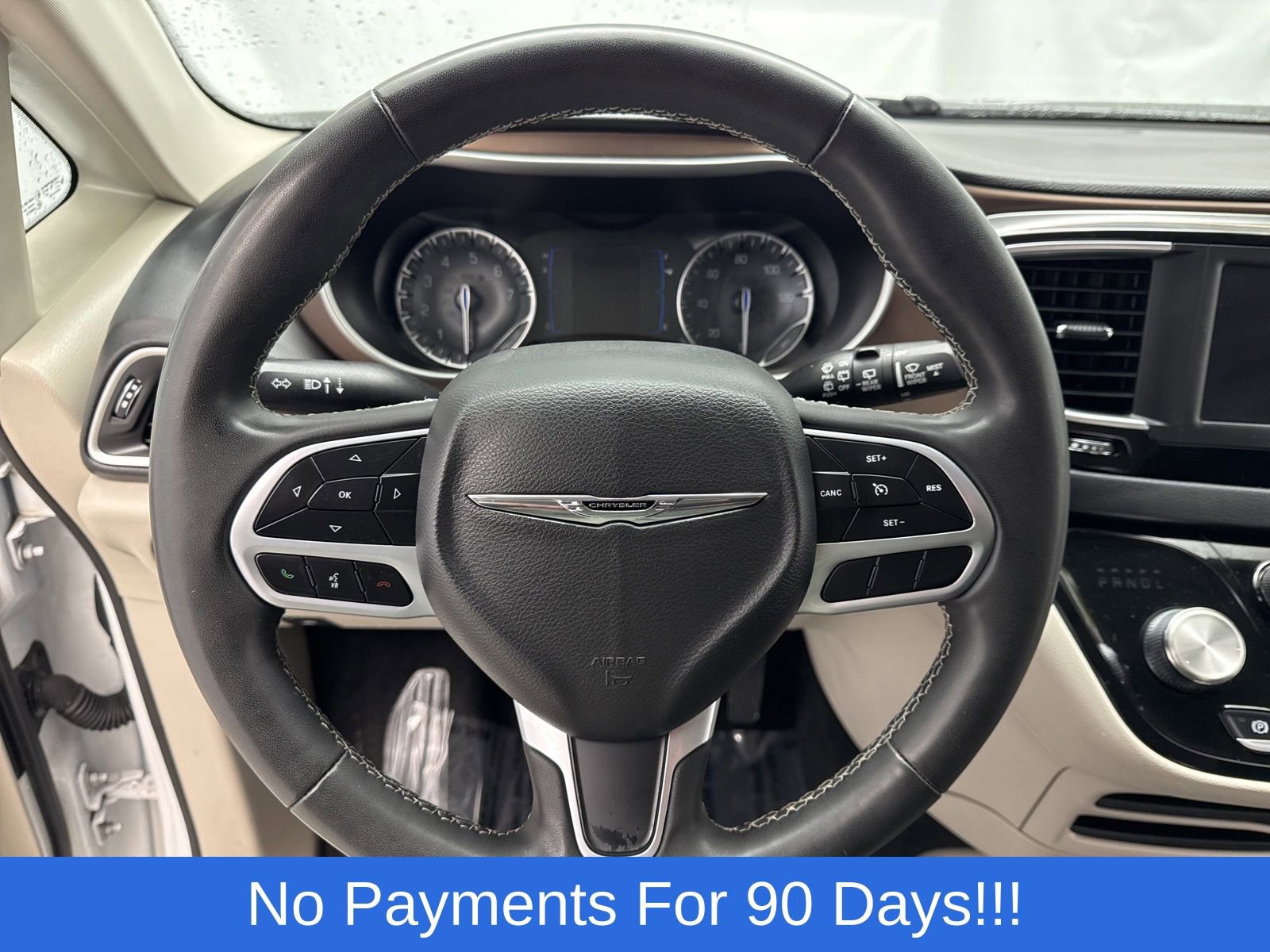 Used 2024 Chrysler Voyager LX image 14