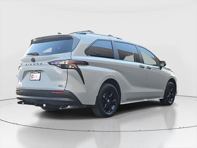 Certified 2025 Toyota Sienna XLE Woodland Edition AWD/4WD image 5