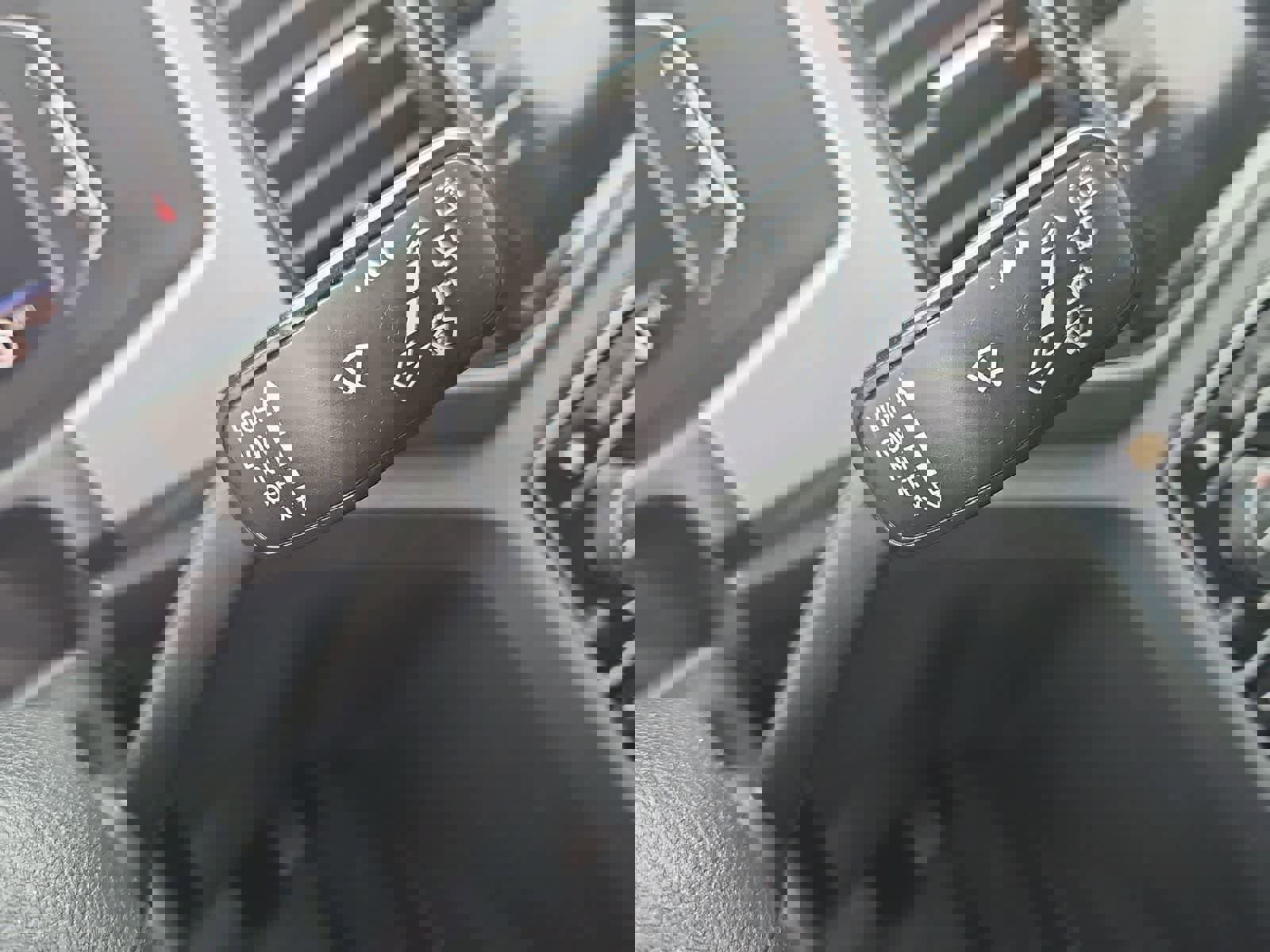 Used 2021 Volkswagen Atlas SEL Premium image 25