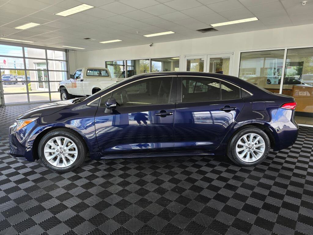 Used 2020 Toyota Corolla XLE w/ Carpet Mat Package (TMS) image 6