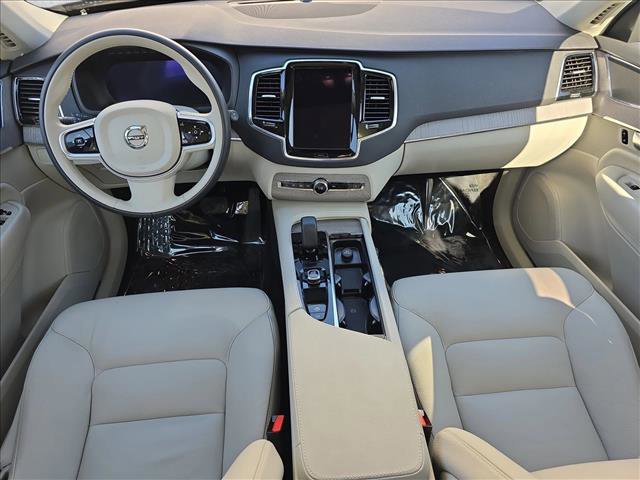 Used 2025 Volvo XC90 B6 Plus w/ Protection Package Premier AWD/4WD image 9