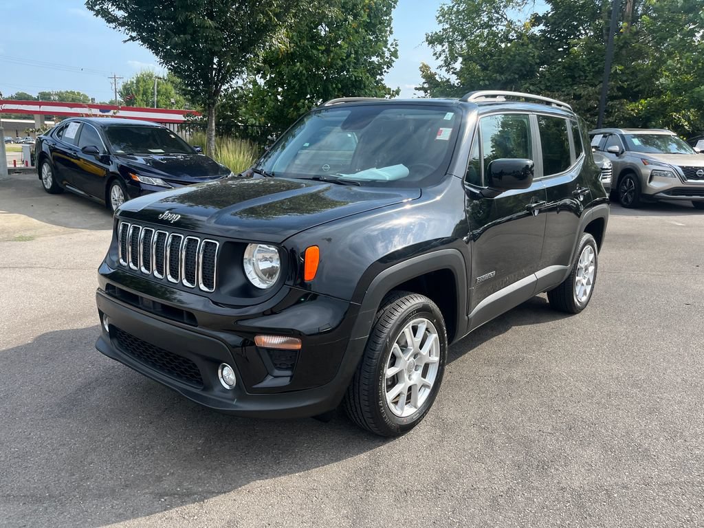 Used 2019 Jeep Renegade Latitude w/ Cold Weather Group AWD/4WD image 3