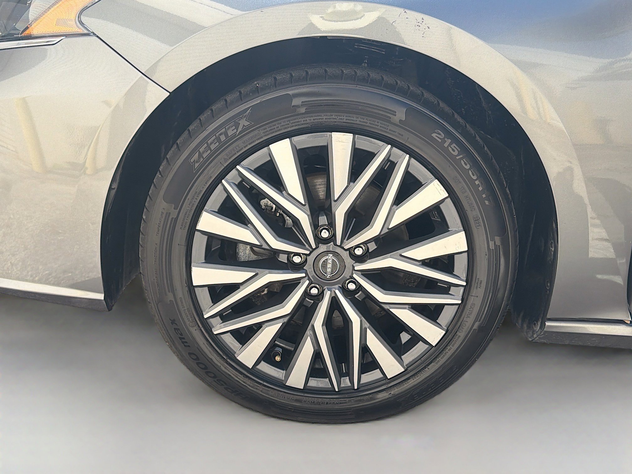 Used 2023 Nissan Altima 2.5 SV FWD image 34