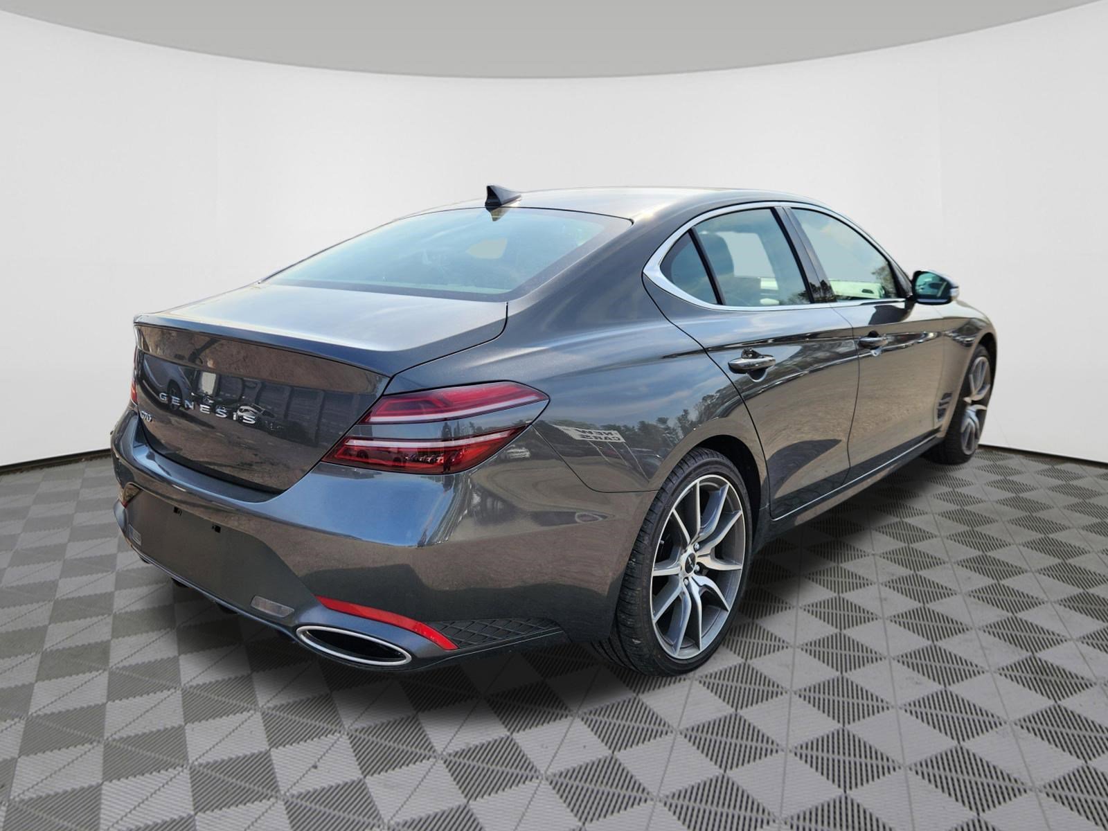 Used 2025 Genesis G70 2.5T RWD image 4