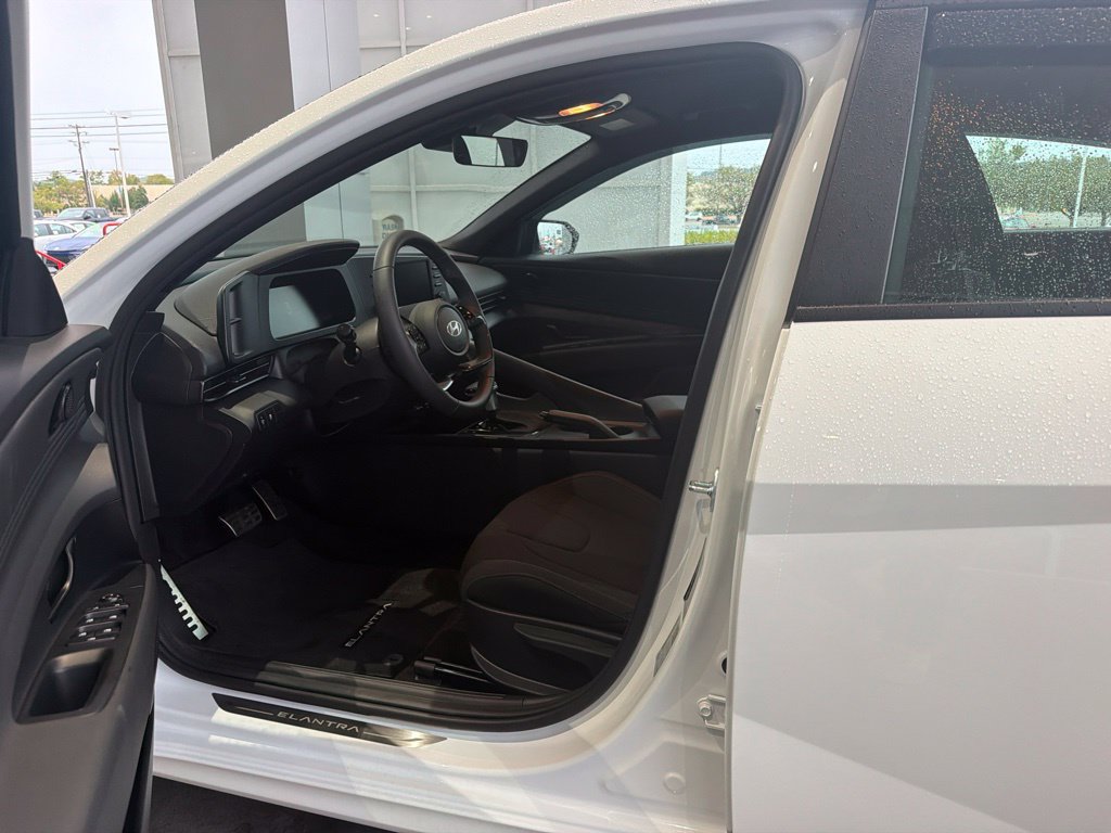 Used 2026 Hyundai Elantra Sport FWD image 10