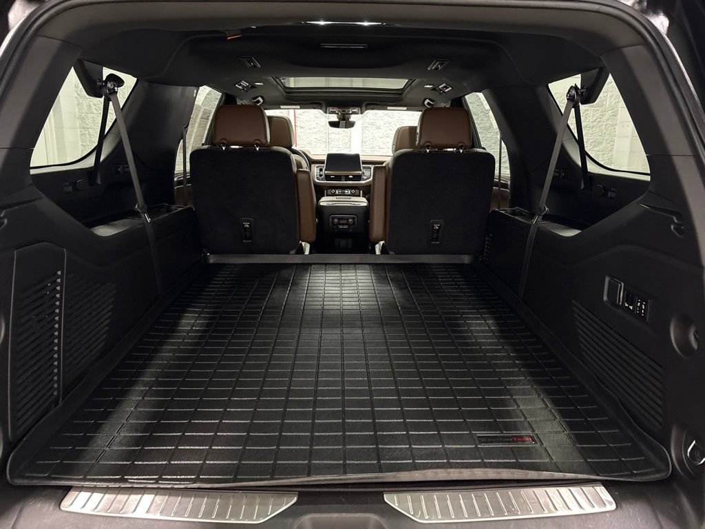 Used 2021 Chevrolet Suburban High Country w/ Premium Package AWD/4WD image 35