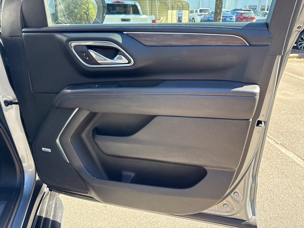 Used 2023 Chevrolet Tahoe LT w/ Luxury Package RWD image 29