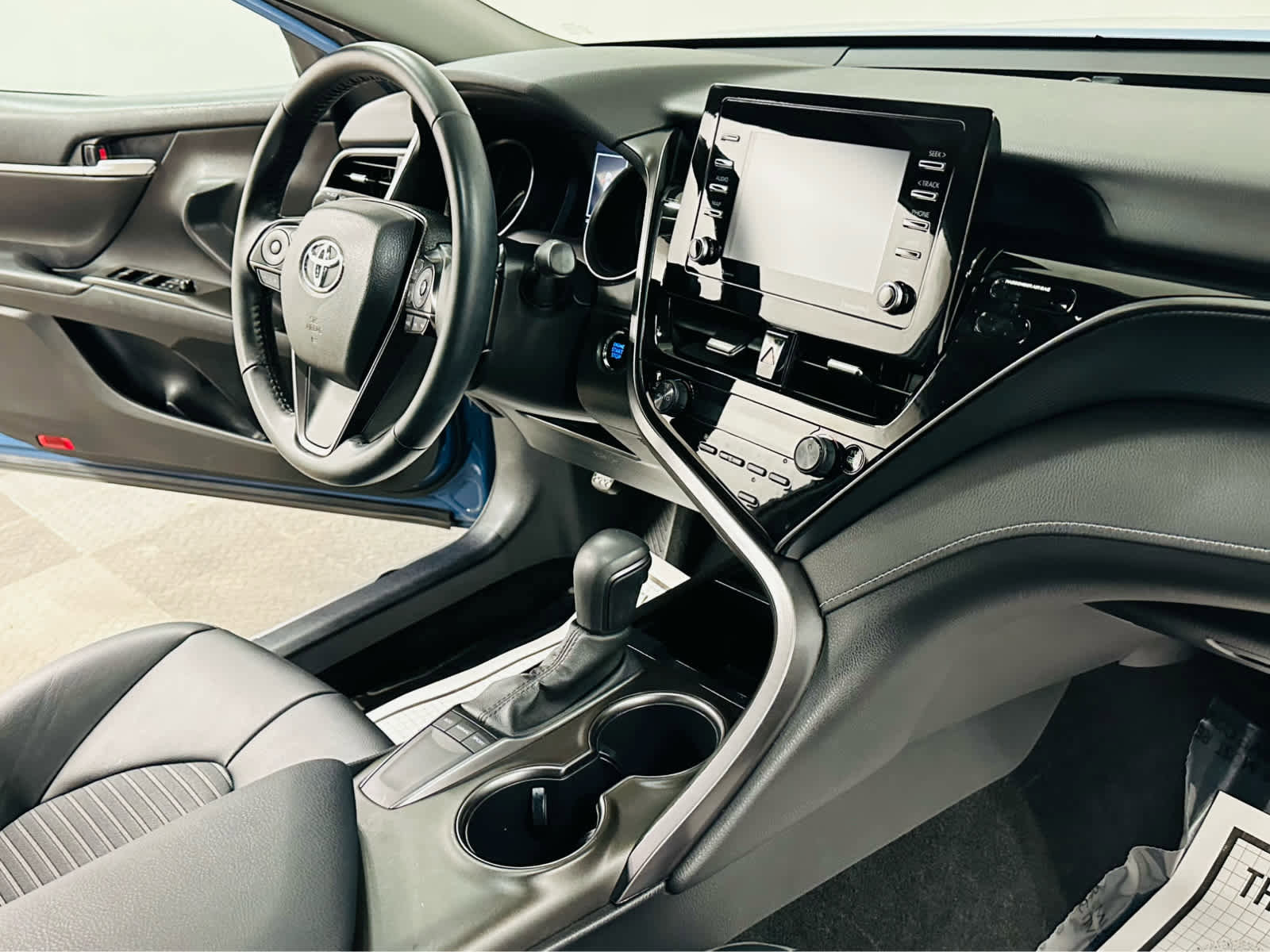 Certified 2023 Toyota Camry SE w/ Convenience Package FWD image 8