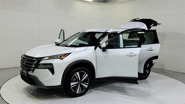 Certified 2026 Nissan Rogue SL FWD image 11