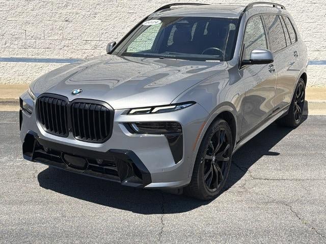 Used 2024 BMW X7 xDrive40i w/ M Sport Package AWD/4WD image 3