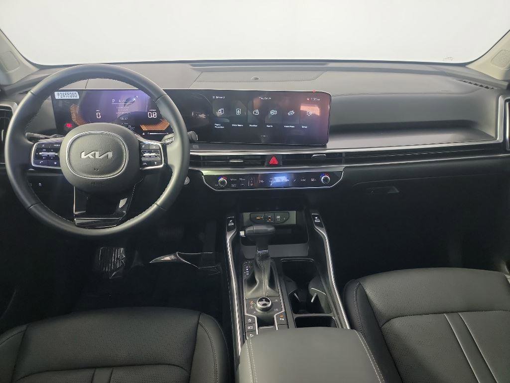 Certified 2025 Kia Sorento EX w/ Panoramic Sunroof Package image 25