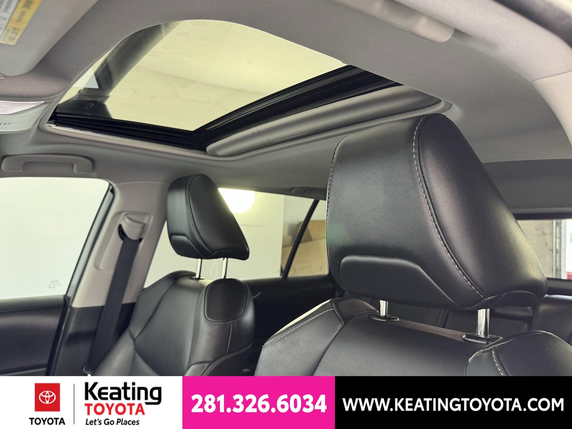 Used 2022 Toyota RAV4 XLE Premium FWD image 19