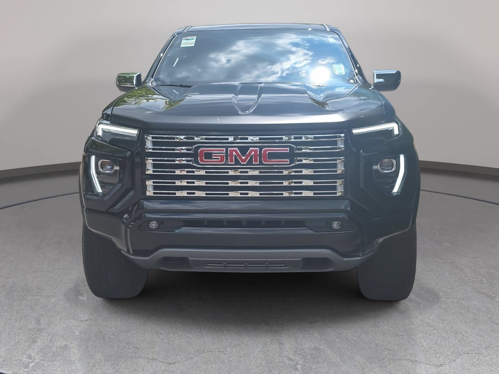 Used 2026 GMC Canyon Denali AWD/4WD image 2