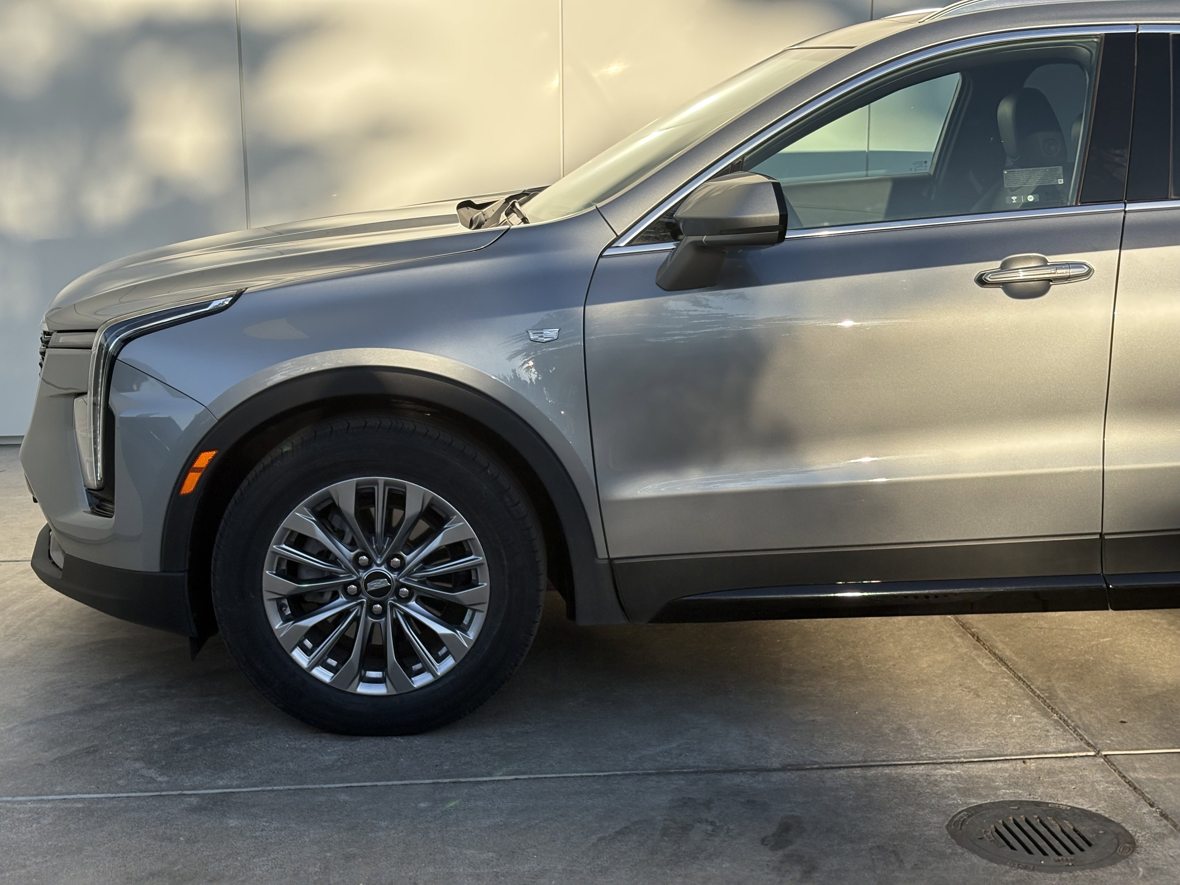Used 2024 Cadillac XT4 Premium Luxury image 5