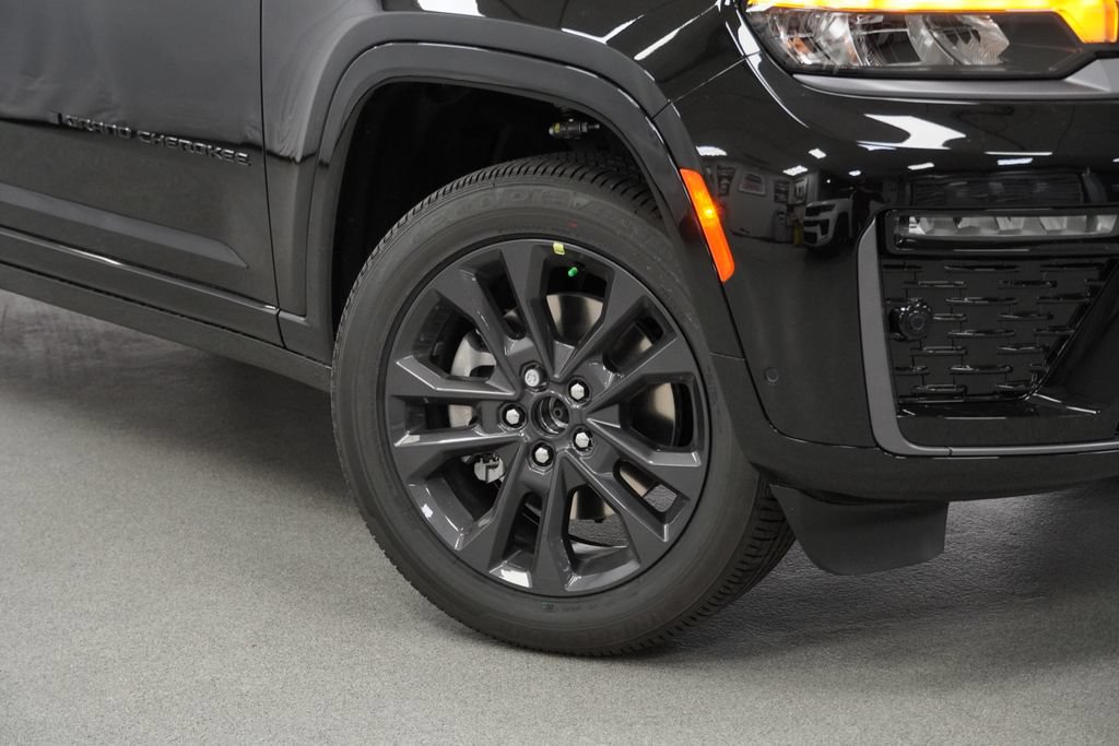 New 2026 Jeep Grand Cherokee L Limited AWD/4WD image 4