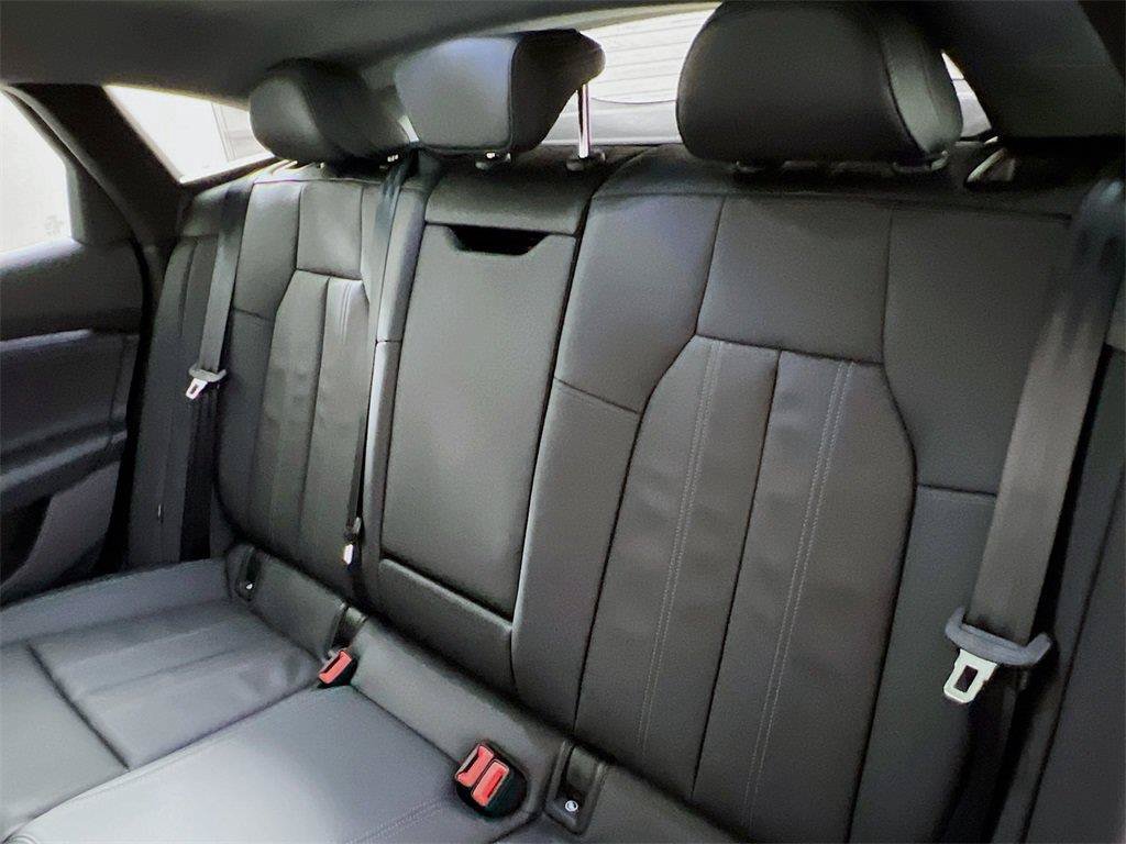 New 2025 Audi A6 e-tron Premium RWD image 18