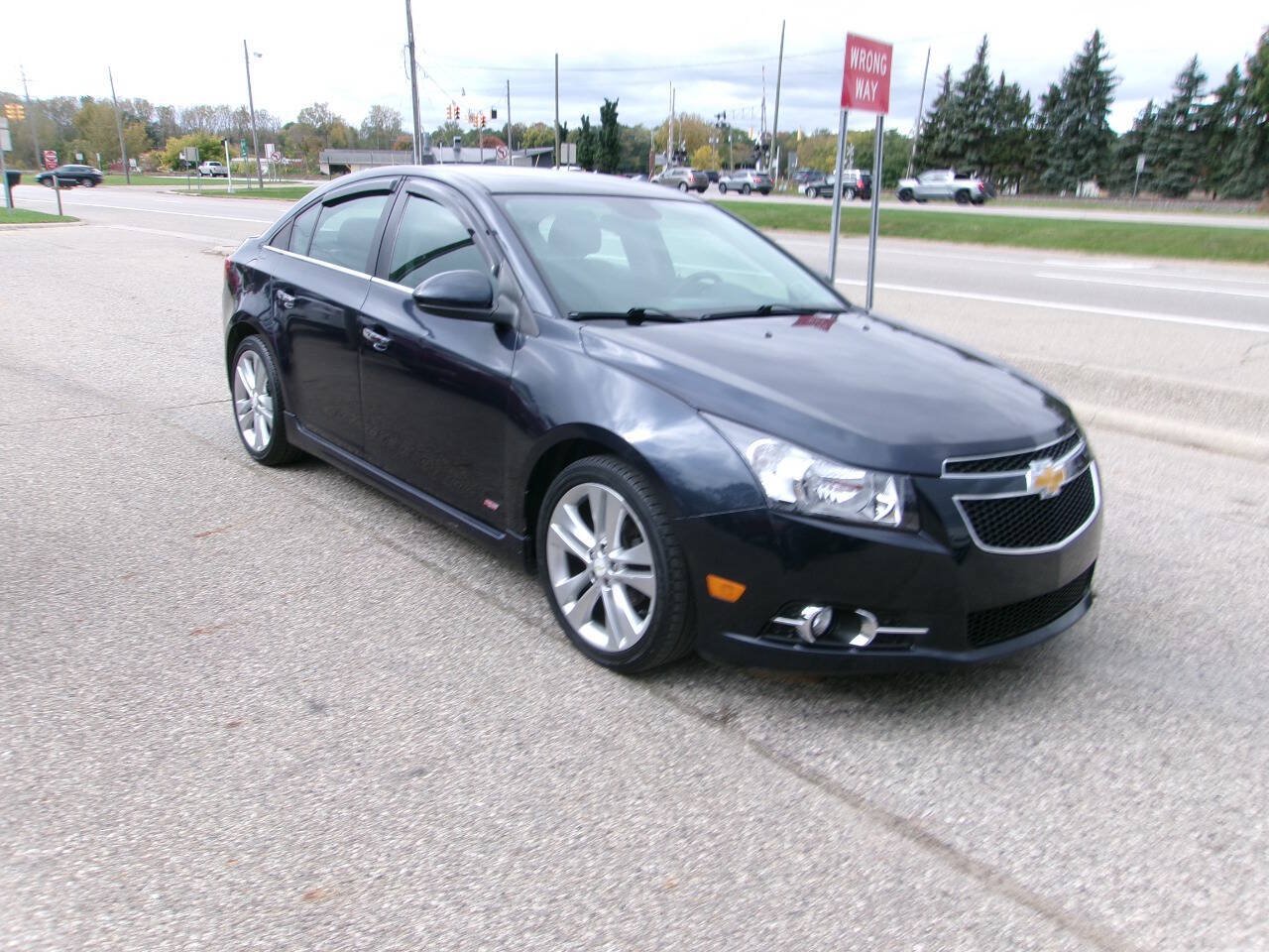 Used 2014 Chevrolet Cruze LTZ w/ RS Package FWD image 3