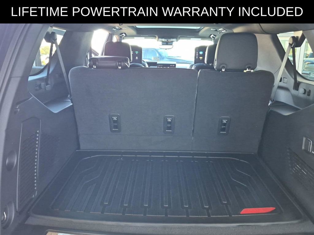 Used 2025 GMC Yukon XL AT4 Ultimate w/ LPO, Floor Liner Package image 17