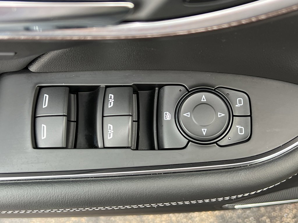 Used 2023 Buick Envision Avenir image 12