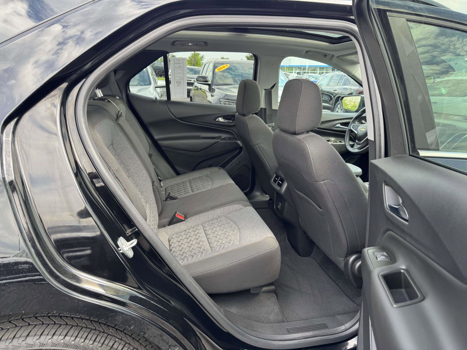 Used 2022 Chevrolet Equinox LT AWD/4WD image 16
